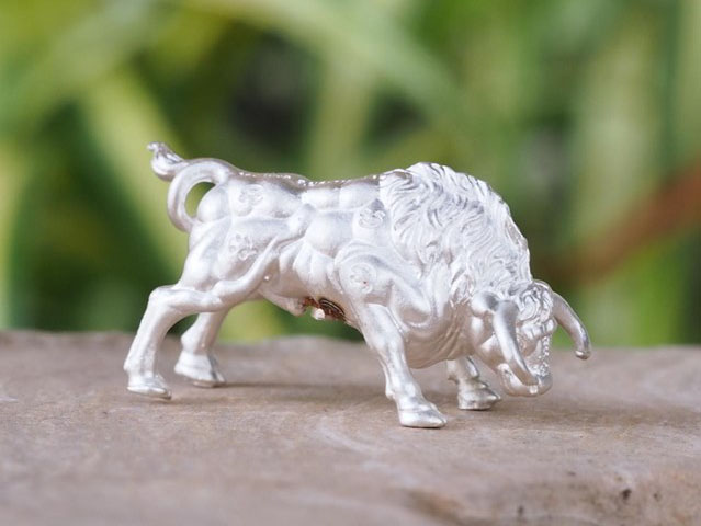 กระทิงมหาอำนาจ จ้าวสีเงิน ฝังตะกรุดเงิน วัดบ้านอ้อ อ.โนนไทย จ.นครราชสีมา