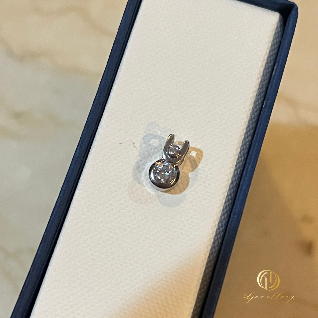 1D Jewellery สร้อยคอเงินแท้ 925 พลอยแท้ ชุบโรเดียม 💎 CZ 5A เม็ดเดียวแบบคลาสลิก – เปล่งประกายทุกมุมมอง ✨