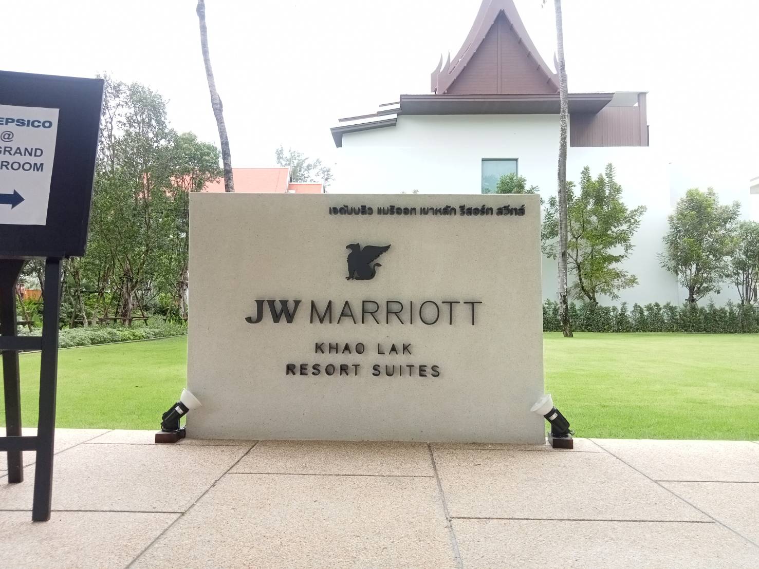 #งานติดตั้งป้ายอักษรสแตนเลสแฮร์ไลน์ทำสี