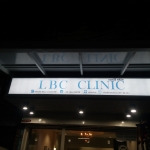 ป้ายกล่องไฟ หน้าไวนิล ขอบโลหะซิงค์ - LBC CLINIC #ป้ายคลีนิก ติดตั้งป้ายรัชดา ซอย 3