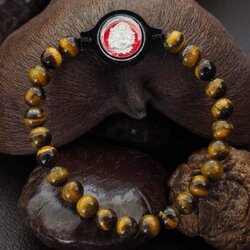 สร้อยหินมงคลร้อยเหรียญพระพิฆเรศวร์ชุบเงินลงยาสีแดง