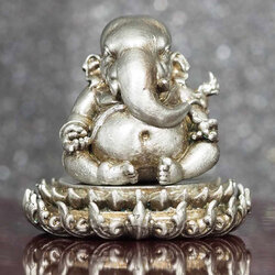 พระพิฆเนศประทับบนฐานบัว รุ่นสร้างโบสถ์ เนื้อซิลเวอร์พลัสซาติน