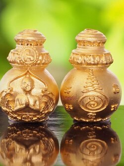 น้ำเต้าไอ้ไข่ รุ่นโครตเศรษฐี เนื้อกะไหล่ทอง วัดเขาชะเมา จ.นครศรีธรรมราช จำนวนสร้าง 200 ลูก ปี 2563