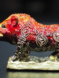 พญาวราหะ ราชาโชค ขนาดพกพา พิธีเสาร์๕ ปีมะโรง เนื้อโลหะชุบทองลงยาสีแดง-น้ำตาล อุดมวลสารฝังตะกรุดเงินแท้ 2 ดอก