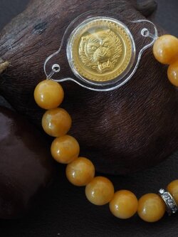 เหรียญจ้าวพยัคฆ์ชุบ3K ร้อยสร้อยข้อมือหินหยกสีน้ำผึ้ง