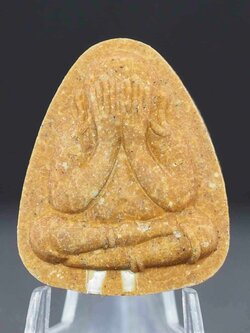 พระปิดตาพิมพ์ปลดหนี้หลวงปู่โต๊ะ เนื้อเกสรฝังตะกรุดเงินแท้ 2 ดอก หลังยันต์นะ รุ่นสร้างโบสถ์วัดบ้านอ้อ