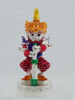 ท้าวเวสสุวรรณ รุ่น เศรษฐีเงินล้าน ขนาดสูง 3.5 ซม. เนื้อโลหะชุบเงินลงยา5สีเต็มองค์ กางเกงสีแดง หลวงพ่อเงิน วัดบ้านอ้อ จ.นครราชสีมา