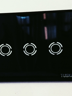 Tusker Smart Switch 3Gang ( WiFi + RF 433 Mhz ) Support E-Welink [รับประกัน 1 ปีเต็ม]