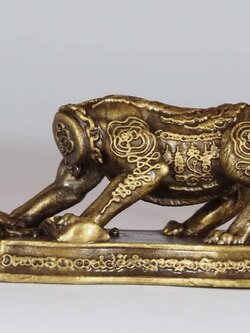 เสือหัวขาด รุ่นราชาพยัคฆ์ เนื้อทองระฆังซาติน