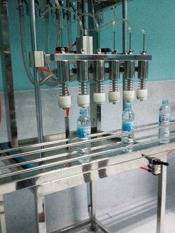 เครื่องบรรจุน้ำดื่ม6หัวกึ่งอัตโนมัติ