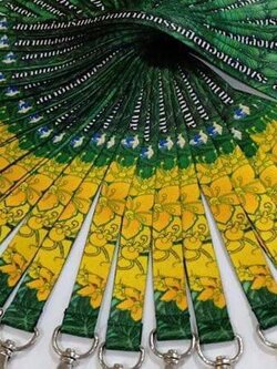 สายคล้องสอดสี