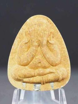 พระปิดตาพิมพ์ปลดหนี้หลวงปู่โต๊ะ เนื้อเกสรฝังตะกรุดเงินแท้ 3 ดอก หลังยันต์ตรี รุ่นสร้างโบสถ์วัดบ้านอ้อ