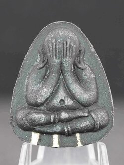 พระปิดตาพิมพ์ปลดหนี้หลวงปู่โต๊ะ เนื้อใบลานฝังตะกรุดเงินแท้ 3 ดอก หลังยันต์นะ รุ่นสร้างโบสถ์วัดบ้านอ้อ