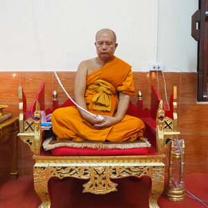 ภาพพิธีพุทธาภิเษกเหรียญรุ่นแรก พระอุปัชฌาย์เงิน รุ่นสำเร็จ สมปรารถนา และ พระราหูอุดมทรัพย์ และ ตะกรุดเงินไหลมา วัดบ้านอ้อ อ.โนนไทย จ.นครราชสีมา วันที่ 15 เมษายน 2562