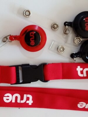 สายคล้อง true (พื้นสีแดง)