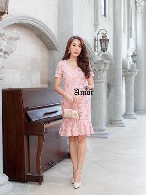 ชุดเดรสสีชมพู เป็นผ้าปักเลื่อม (ชมพู ทอง M-4xl)